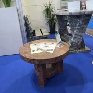 Čajni stolić od kamena